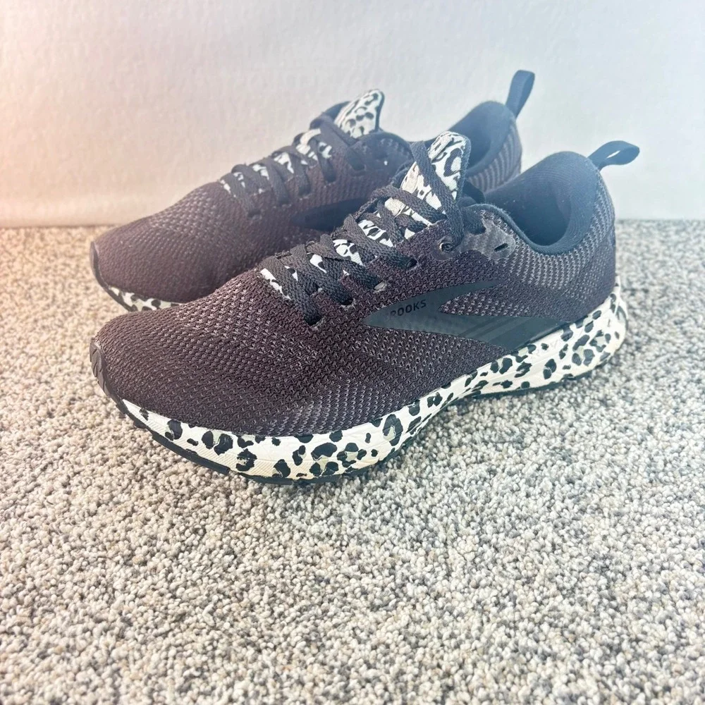 Brooks Revel 5 Womens Running Shoes Sneakers Black Leopard Print walking size 9
